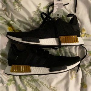Adidas boost nmd_r1